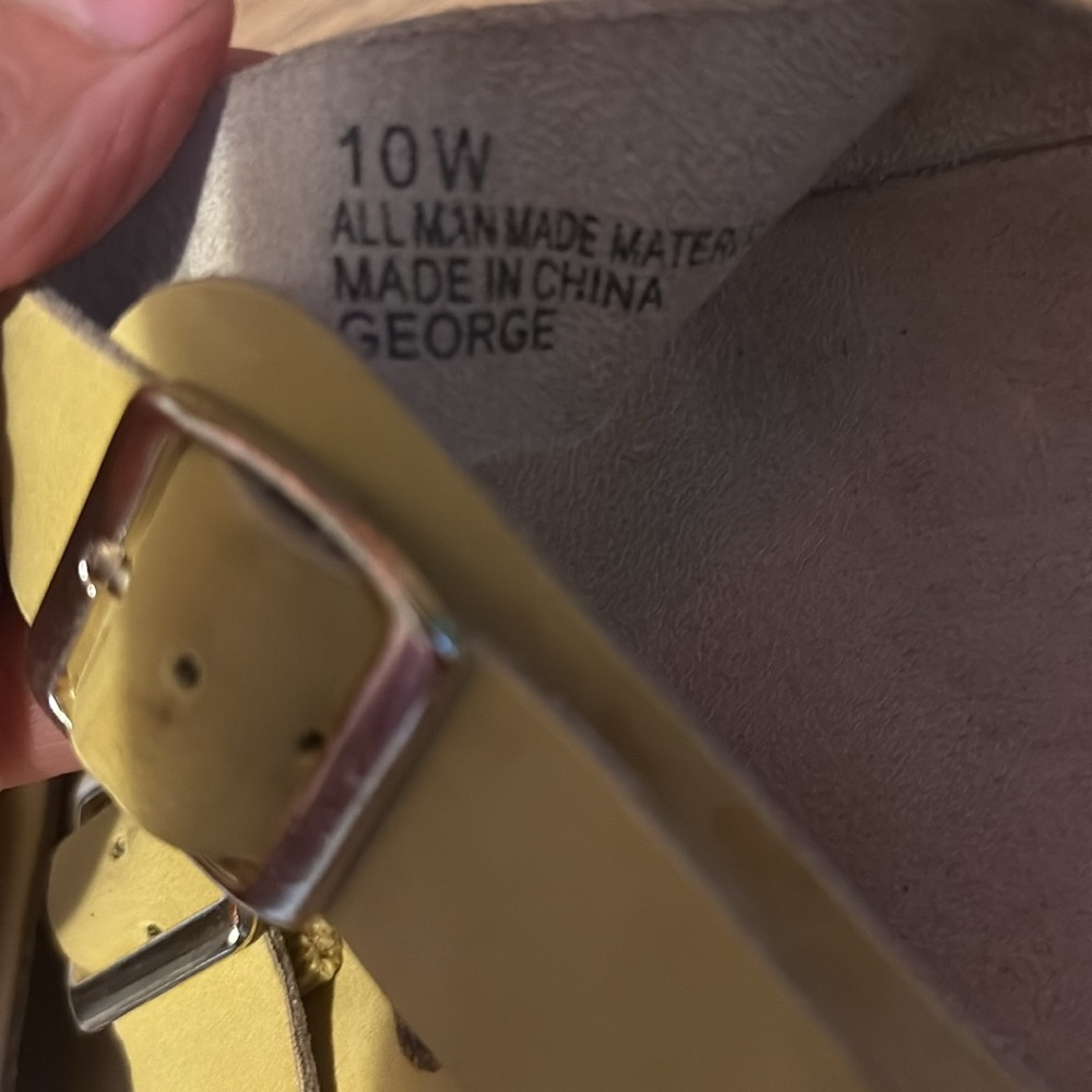 CLIFFS by White Mountain 3 strap butter yellow sandals - Picture 4 of 4